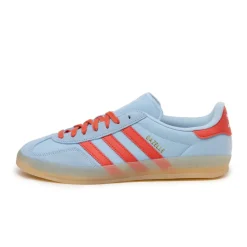 Leder Sneaker|Terrace Casual Sneaker*Adidas Gazelle Indoor Clear Sky / Crew Red / Magic Beige