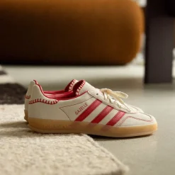 Leder Sneaker|Terrace Casual Sneaker*Adidas Gazelle Indoor W Beta Scarlett / Beta Scarlett / Cream White