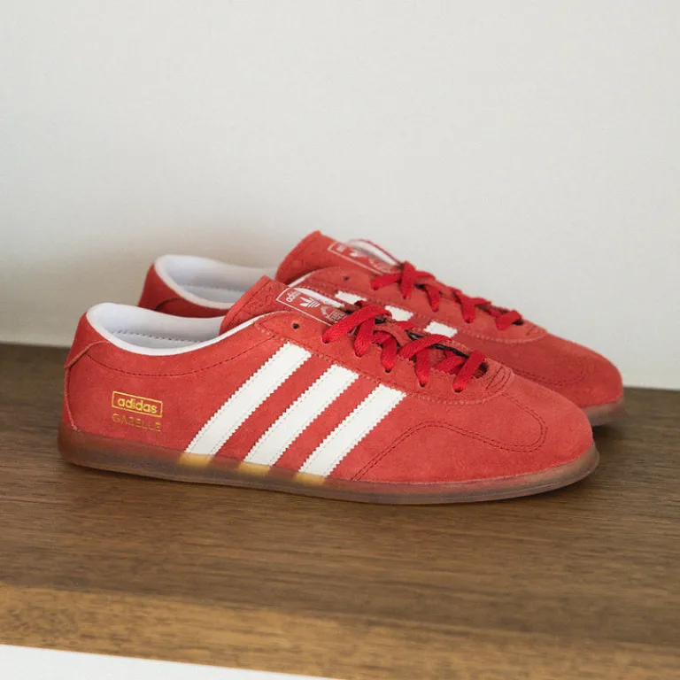 Leder Sneaker|Terrace Casual Sneaker*Adidas Gazelle Low Pro W Better Scarlet / Cloud White / Gum 3