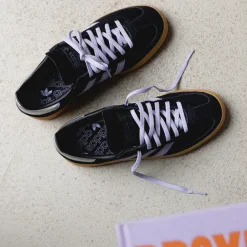 Leder Sneaker|Terrace Casual Sneaker*Adidas Handball Spezial W Core Black / Violet Tone / Gum 1