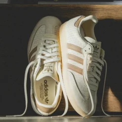 Leder Sneaker|Terrace Casual Sneaker*Adidas Samba OG Cream White / Cardboard / Crystal Sand