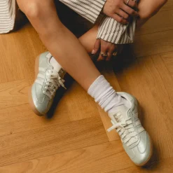 Leder Sneaker|Terrace Casual Sneaker*Adidas Samba OG W Linen Green Metallic / Off White / Cyber Metallic