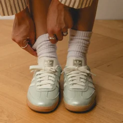 Leder Sneaker|Terrace Casual Sneaker*Adidas Samba OG W Linen Green Metallic / Off White / Cyber Metallic
