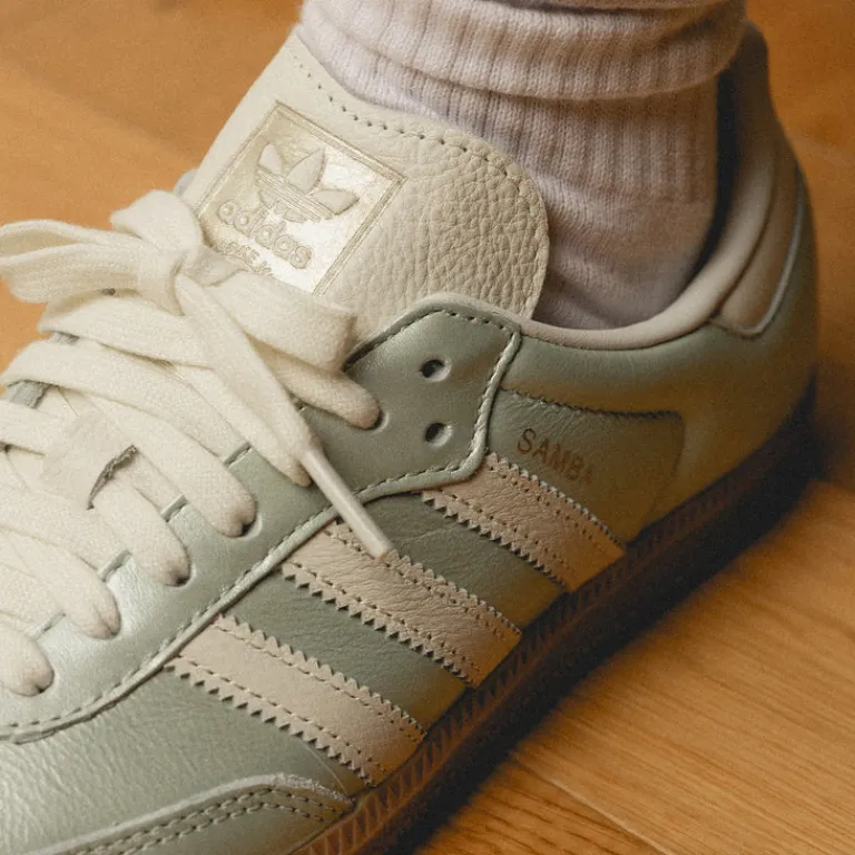 Leder Sneaker|Terrace Casual Sneaker*Adidas Samba OG W Linen Green Metallic / Off White / Cyber Metallic