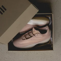 Leder Sneaker*Adidas x Fear of God Athletics II Ash Pearl / Ash Pearl / Ash Pearl