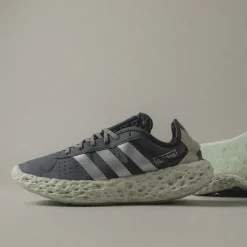 Vegane Sneaker*Adidas ZPONGE Grey Four / Metallic Silver / Solar Red