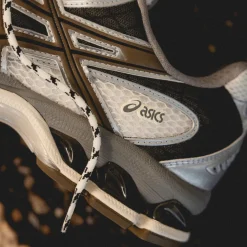 Vegane Sneaker|Retro Runner*Asics GEL-Nimbus 10.1 Cream / Pure Silver