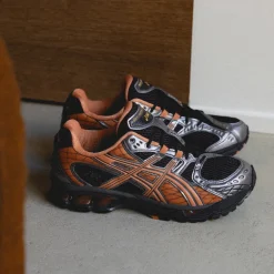 Vegane Sneaker|Retro Runner*Asics GEL-Nimbus 10.1 Black / Rust Orange