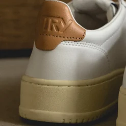 Leder Sneaker|Weiße Sneaker*Autry Medalist W White / Sandstorm