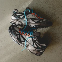 Vegane Sneaker|Outdoor Sneaker*Brooks Cascadia 1 Moonbeam / Black / Camellia