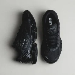 Leder Sneaker*Mizuno Wave Prophecy LS Black / Black / Black