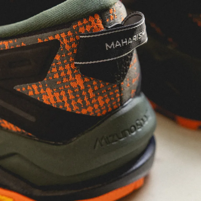 Wasserdichte Sneaker|Vegane Sneaker*Mizuno x Maharishi Wave Mujin LS GTX Vibrant Orange / Cool Gray / Pine Grove