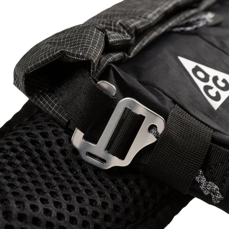 Taschen*Nike ACG Aysen Waistpack Black / Black / Metallic Silver