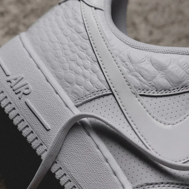 Leder Sneaker|Weiße Sneaker*Nike Air Force 1 '07 LX White / White / White
