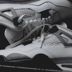 High-Top Sneaker|Leder Sneaker*Jordan Nike Air 4 Retro *White Cement* Summit White / Fire Red / Tech Grey / Black