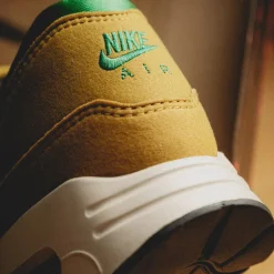 Retro Runner*Nike Air Max 1 '86 OG *Big Bubble* *Powerwall BRS* Classic Green / Ember Glow / Olive Grey