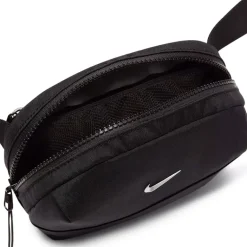 Taschen*Nike Aura Crossbody Bag (2L) Black / Black / Matte Silver
