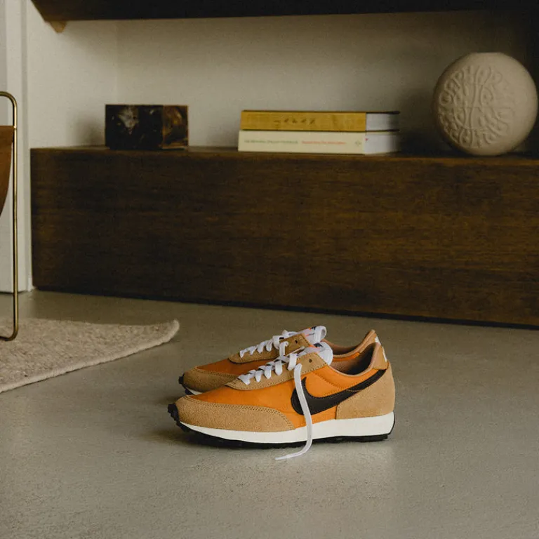 Leder Sneaker|Retro Runner*Nike Daybreak SP Flax / Velvet Brown / Monarch / White