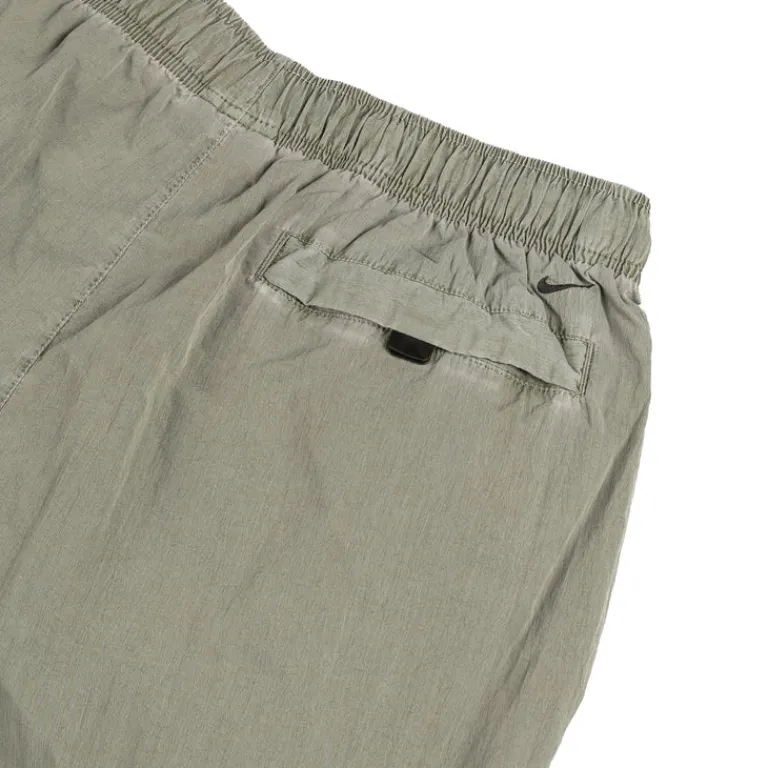 Hosen*Nike Tech Woven Pants Light Army / Black