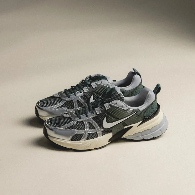 Leder Sneaker|Chunky Sneaker*Nike V2K Run Vintage Green / Vintage Green