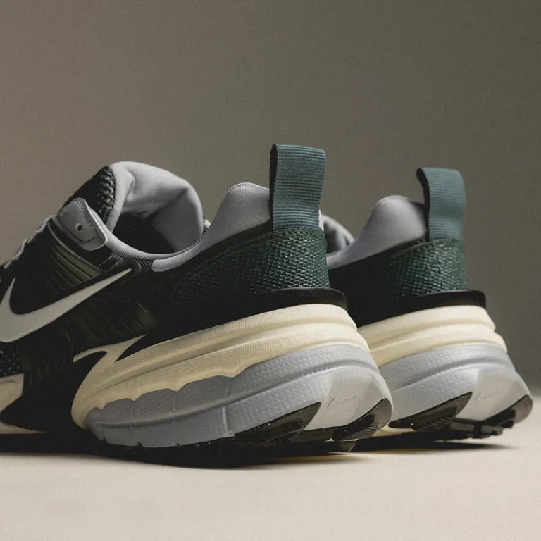 Leder Sneaker|Chunky Sneaker*Nike V2K Run Vintage Green / Vintage Green