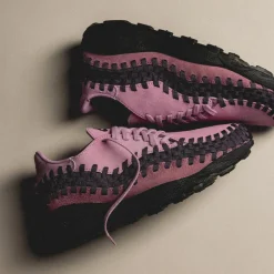 Leder Sneaker*Nike Wmns Air Footscape Woven Beyond Pink / Dark Raisin / Plum Dust / Black