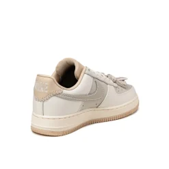 Leder Sneaker|Weiße Sneaker*Nike Wmns Air Force 1 '07 Light Bone / Light Bone / Sail / Pink Oxford
