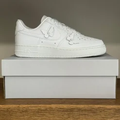 Leder Sneaker|Weiße Sneaker*Nike Wmns Air Force 1 ’07 White / White / Black