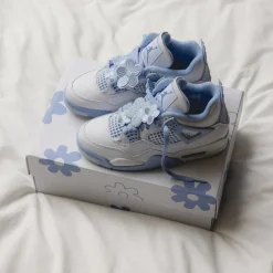 High-Top Sneaker|Leder Sneaker*Jordan Nike Wmns Air 4 Retro *Aluminum* White / Aluminium / Blue Tint / Oil Green