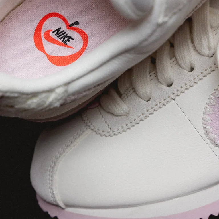 Leder Sneaker|Retro Runner*Nike Wmns Cortez Sail / Pink Foam / Sail / Collegiate Grey