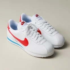 Leder Sneaker|Weiße Sneaker*Nike Wmns Cortez White / Varsity Red / Varsity Blue