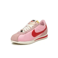 Leder Sneaker|Retro Runner*Nike Wmns Cortez TXT Medium Soft Pink / Fire Red / Sail / Team Orange