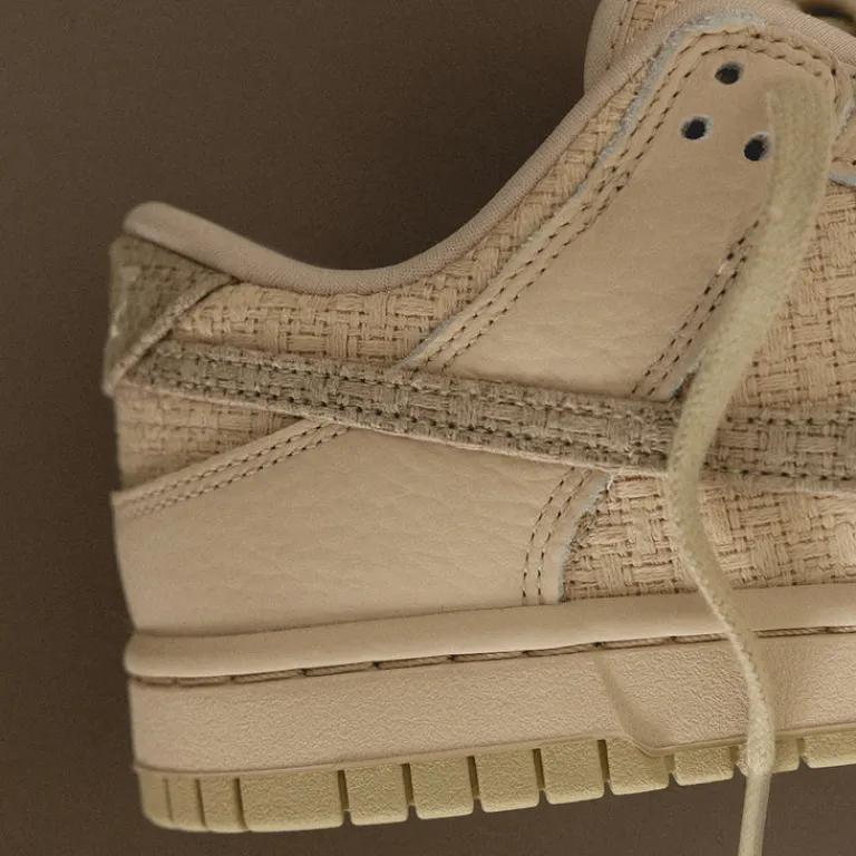 Leder Sneaker*Nike Wmns Dunk Low Sanddrift / Desert Khaki