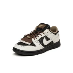 Leder Sneaker|Weiße Sneaker*Nike Wmns Dunk Low LX *Brogue Pintripe* Black / Summit White / Black / Summit White / Caco Wow