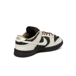 Leder Sneaker|Weiße Sneaker*Nike Wmns Dunk Low LX *Brogue Pintripe* Black / Summit White / Black / Summit White / Caco Wow