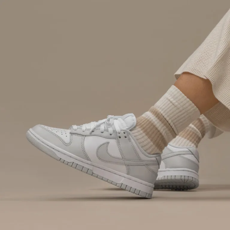 Leder Sneaker|Weiße Sneaker*Nike Wmns Dunk Low *Photon Dust* White / Photon Dust / White