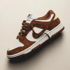 Leder Sneaker*Nike Wmns Dunk Low Premium Phantom / Red Sepia / Sail / White