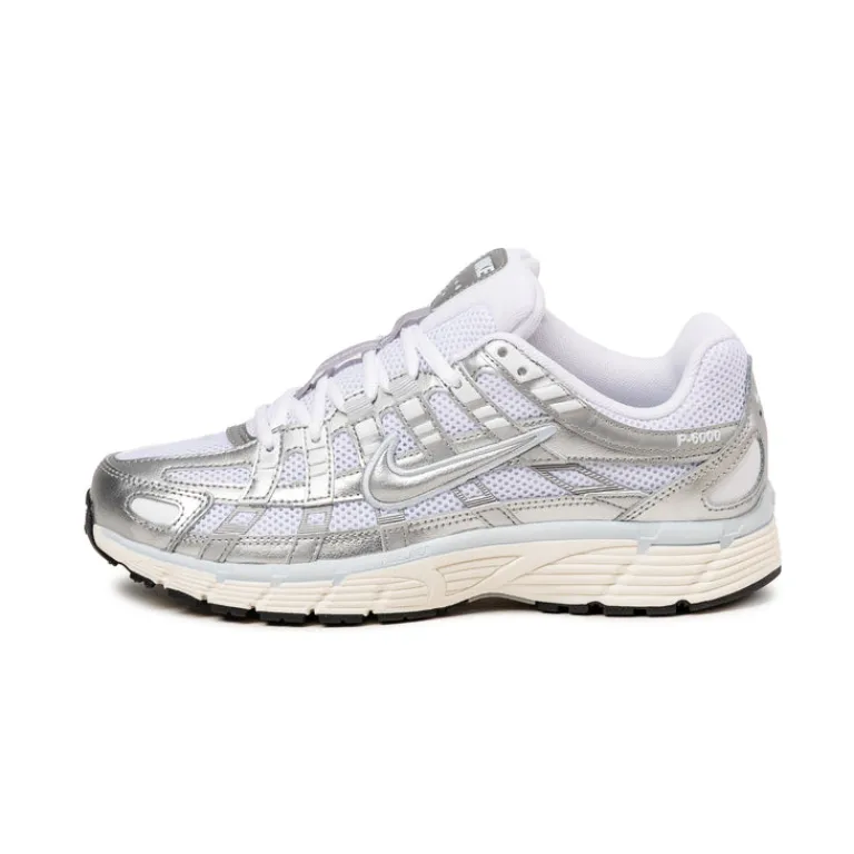 Leder Sneaker|Weiße Sneaker*Nike Wmns P-6000 White / Metallic Silver / Blue Tint / Sail
