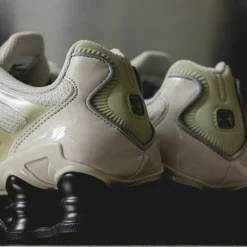 Vegane Sneaker|Retro Runner*Nike Wmns Shox TL Light Bone / Olive Aura / Metallic Silver / Off Noir