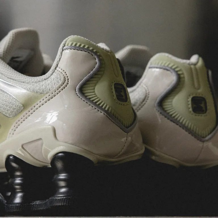 Vegane Sneaker|Retro Runner*Nike Wmns Shox TL Light Bone / Olive Aura / Metallic Silver / Off Noir
