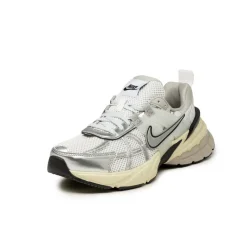 Vegane Sneaker|Weiße Sneaker*Nike Wmns V2K Run Summit White / Metallic Silver