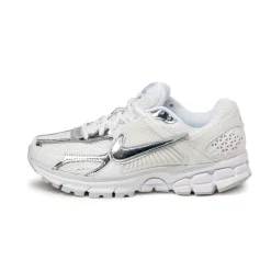 Leder Sneaker|Weiße Sneaker*Nike Wmns Zoom Vomero 5 White / Metallic Silver / Summit White