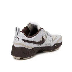 Leder Sneaker|Weiße Sneaker*Nike x Travis Scott Zoom Field Jaxx White / Light Chocolate / White