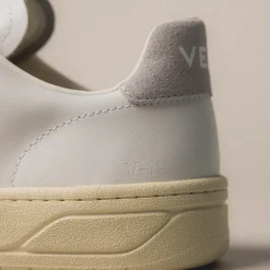 Weiße Sneaker*Veja V-12 Leather Extra White / Light Grey