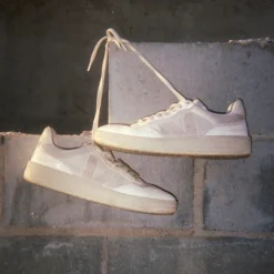 Weiße Sneaker*Veja x Asphaltgold V-90 Shades of Time